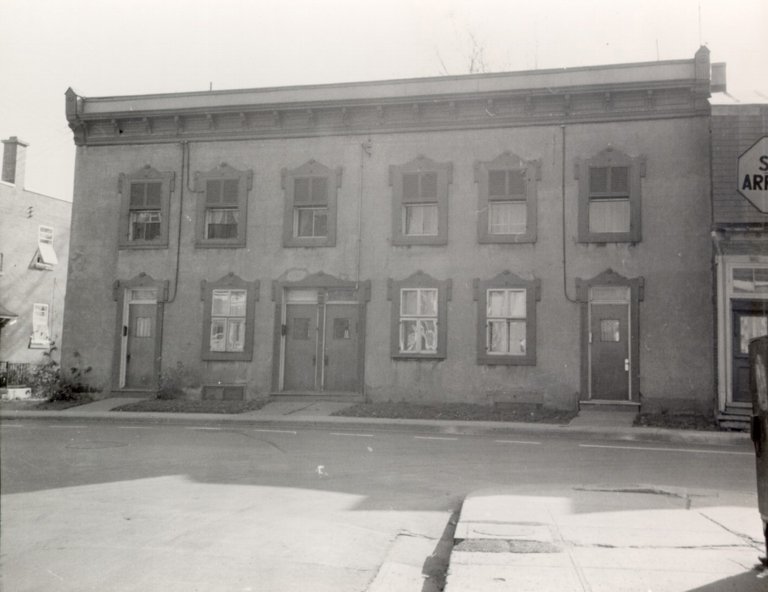 Heney’s Inn , 897 Saint-Joseph Boulevard, 1943 