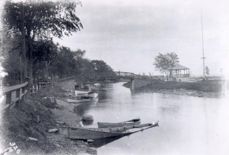 The Old Canal near the bandstand and 18th Avenue, Lachine, October 15, 1907 