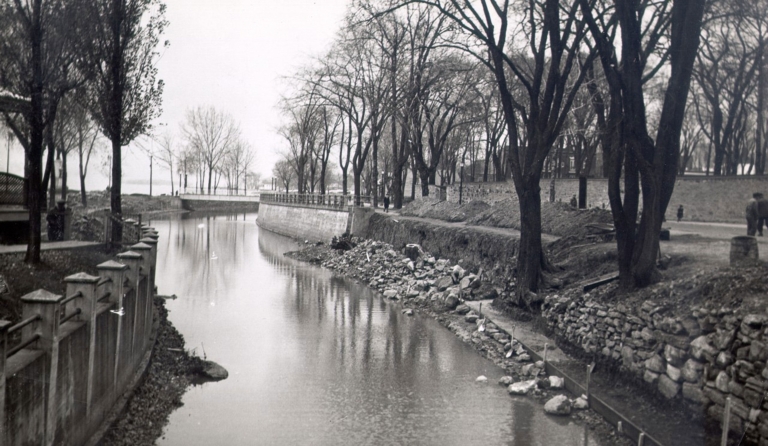 The Old Canal, looking west, about 1900 