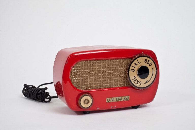 About 1955 Electric radio Metal, glass, plastic Model: CKVL Dial 850 Made in Japan Gift of Eddie Clément
