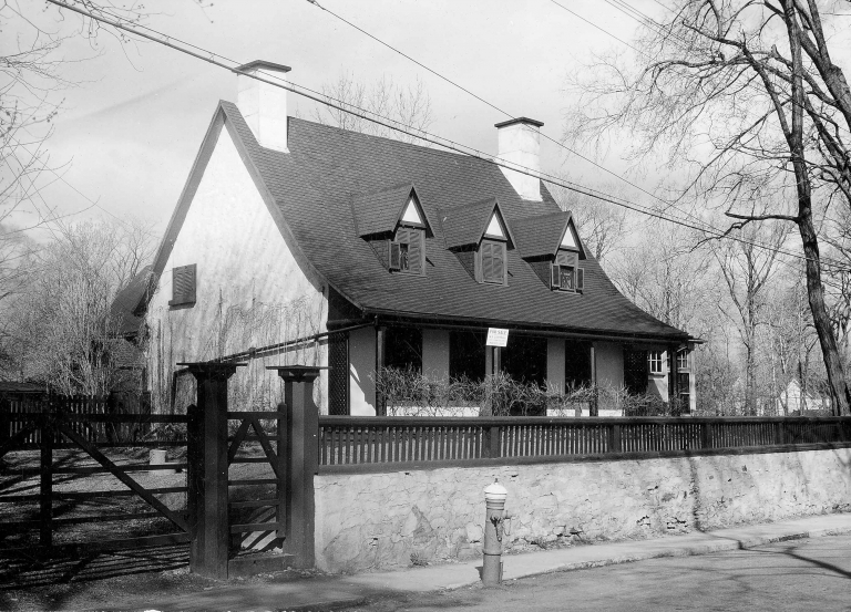  Maison Le Ber-Le Moyne for sale, about 1946 