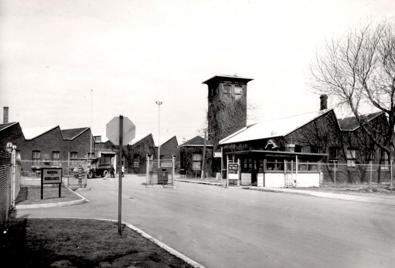 Buildings used for the munitions factory at the corner of rue Gilberte-Dubé and rue Jacques-Lauzon (the gunpowder storage sector) Buildings used for the munitions factory at the corner of rue Gilberte-Dubé and rue Jacques-Lauzon (the gunpowder storage sector)